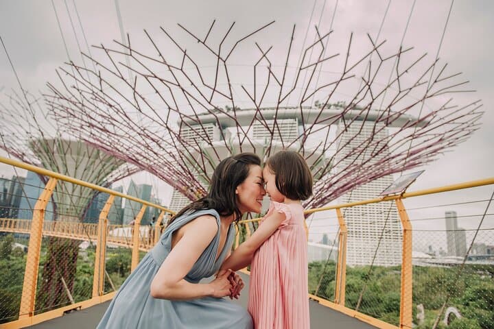 Private Vacation Photography Session in Singapore — 60-Minute Local Photo Shoot photo 2