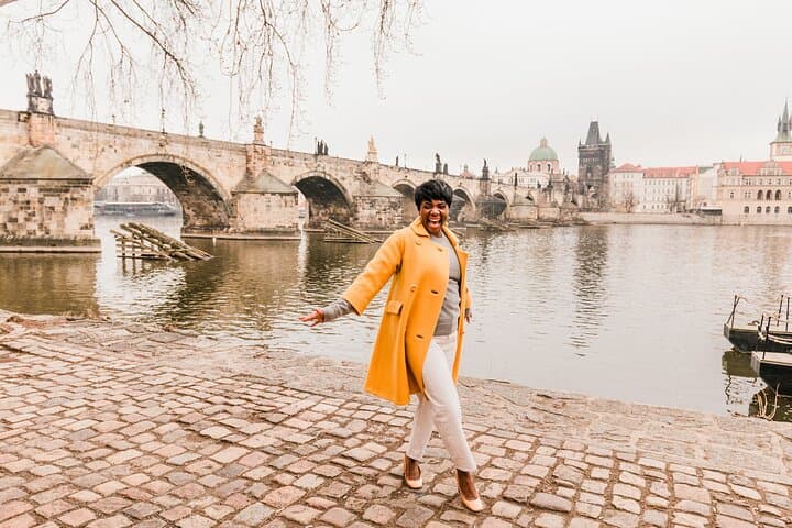Prague Private Photo Shoot: Capture Charles Bridge, Old Town & Castle