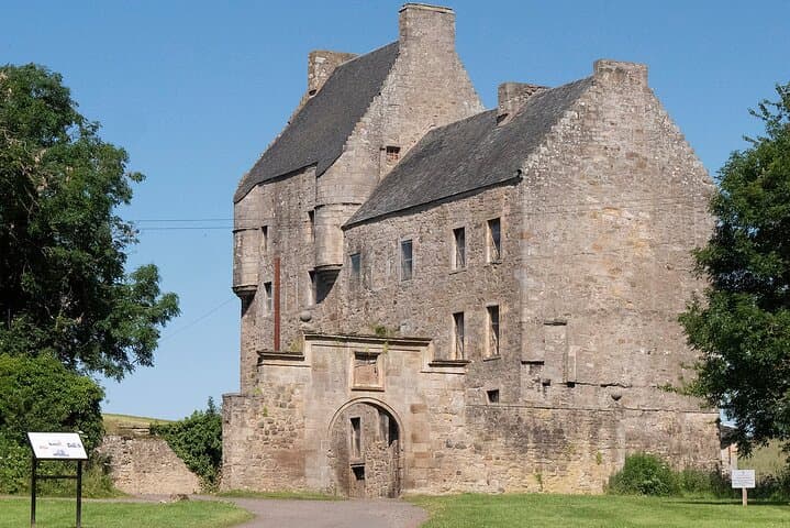 Private Outlander Filming Locations Tour: Lallybroch, Doune, Drummond & Blackness