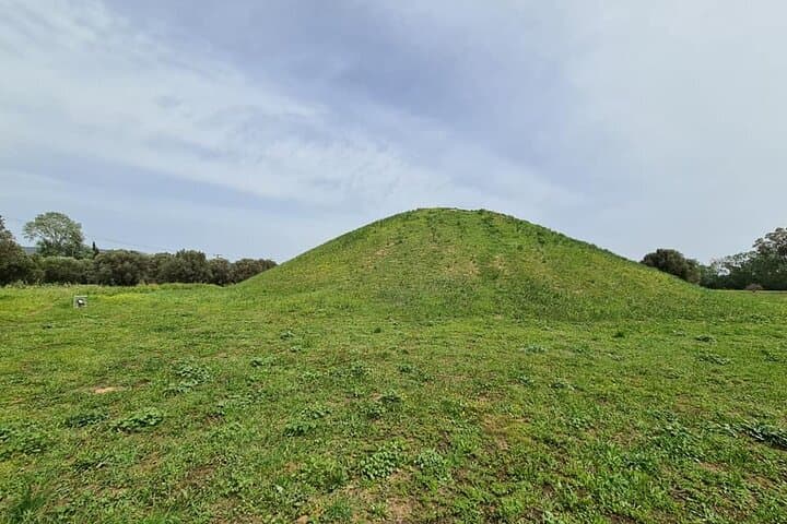 Private Heroic Marathon: Half-Day Guided Tour to Marathon Tomb & Lake photo 2
