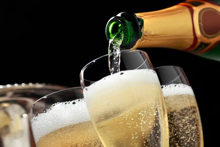 Private Arrival Transfer in Las Vegas — Luxury SUV or Limo with 1‑Hour Stop photo 6