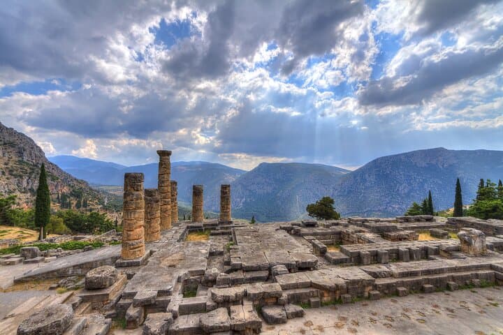 Private Family Day Trip to Delphi: Kids-Friendly Archaeology & Art