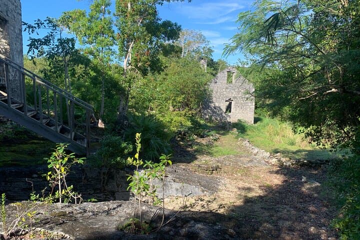 Island Discovery: North & Middle Caicos Day Tour to Mudjin Harbour and Caves photo 4