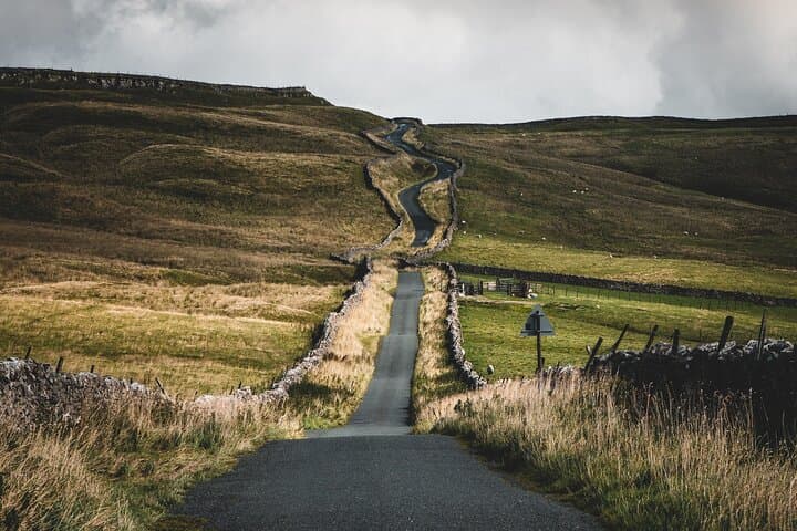 Yorkshire Dales Self-Guided Treasure Hunt App — 7-Day Hidden Gems Tour photo 3