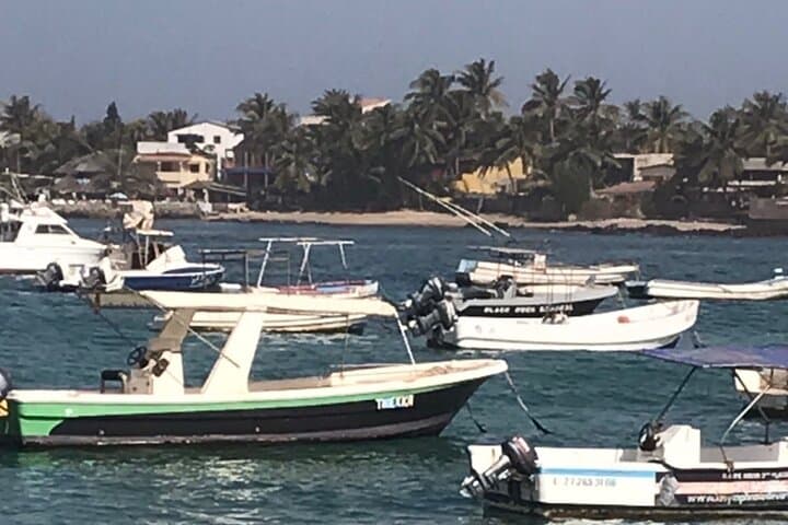 Mamelles Lighthouse and Ngor Island Walking Tour — Dakar Views, Surf & Art photo 5