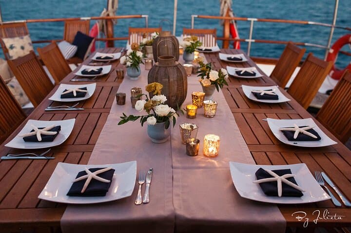 Private Luxury Yacht Cruise on Tu Enamorado in Cabo San Lucas Bay photo 2