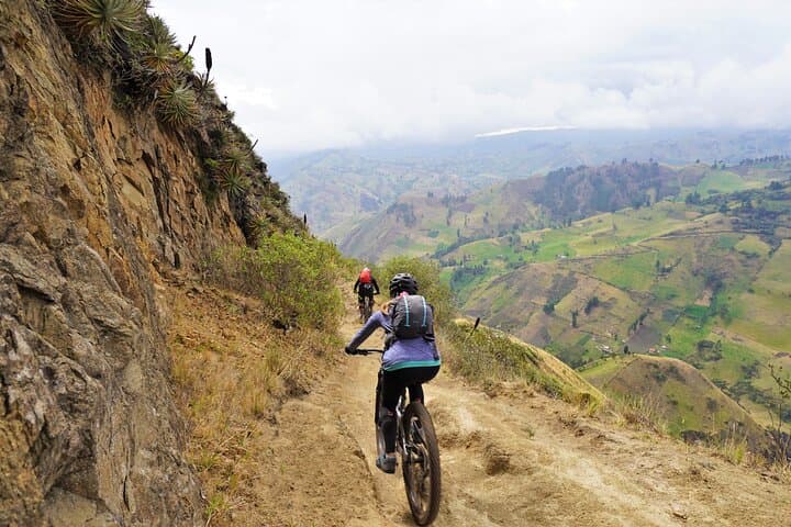 2-Day Enduro Mountain Biking: Hieleros to Mamarumi, Ecuador photo 3