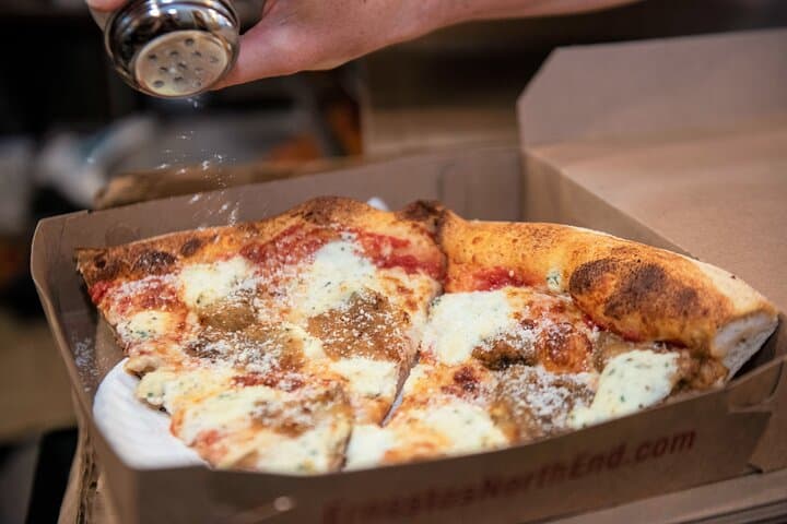 North End Pizza & Freedom Trail Walking Tour: Boston History and Pizza Tasting photo 3