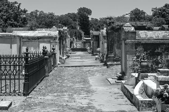 New Orleans Night Cemetery Bus Tour with Exclusive After-Hours Access photo 6