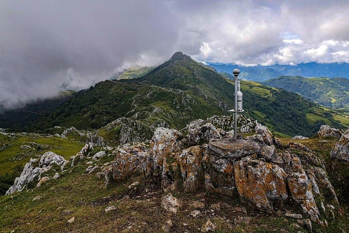 Hike Asturias: Peña Mayor, Cantabrian Trails & Coast from Gijón or Oviedo