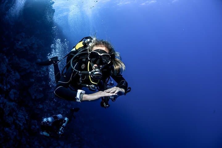 SSI Deep Diving Specialty Course in Tenerife — 40m Deep Dives & Training