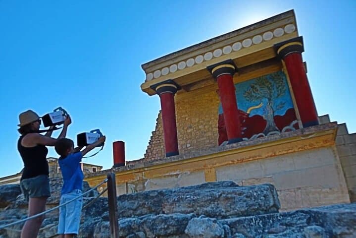 Knossos 3D Audio & Virtual Tour — Private Augmented Reality Walk through the Palace