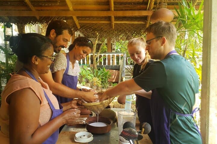 Unawatuna Cooking Class & Market Visit: Sri Lankan Clay-Pot Kitchen