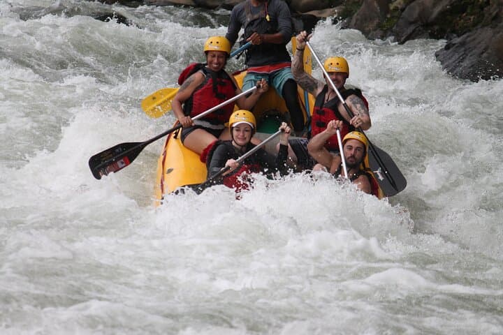 Arenal White Water Rafting Class 4 on the Sarapiquí River (With Lunch)