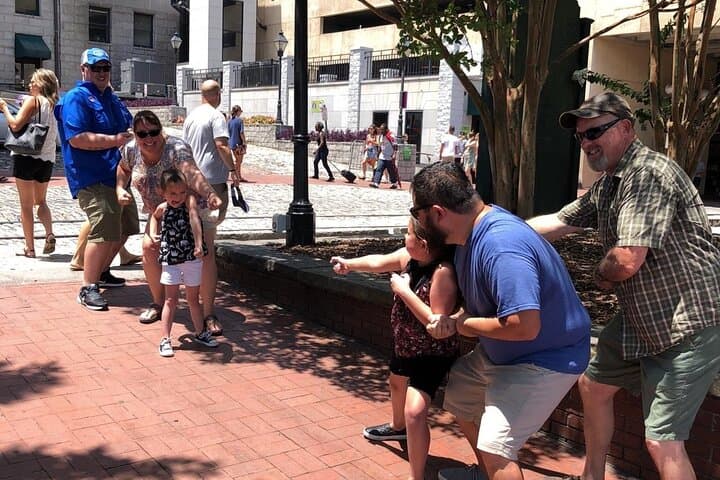 Zombie Scavengers: Survive New Orleans App-Based Walking Game photo 3