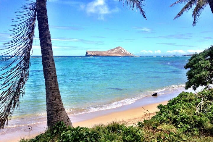 Explore Lanikai to Mokulua Islands by Stand Up Paddle Board: A Hawaiian Waters Adventure