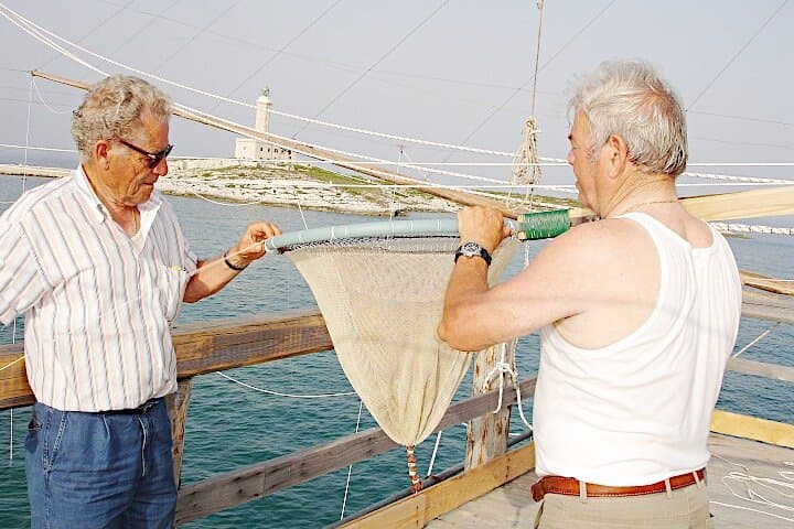 Traditional Trabucco Fishing at Molinella: Hands-On Ancient Seacraft in Vieste photo 5