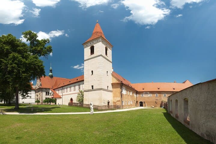 Český Krumlov Private Walking Tour — 2-Hour Guided Historic Walk photo 2