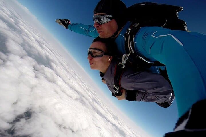 Tandem Skydiving Over Belgrade — 3,000m Freefall Experience photo 6