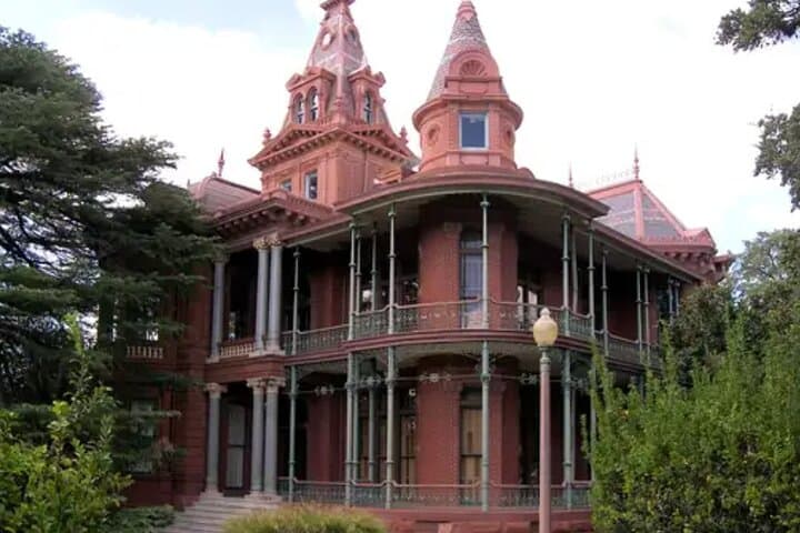 Murder by Gaslight — The Madam's Curse Walking Ghost Tour in Austin photo 2