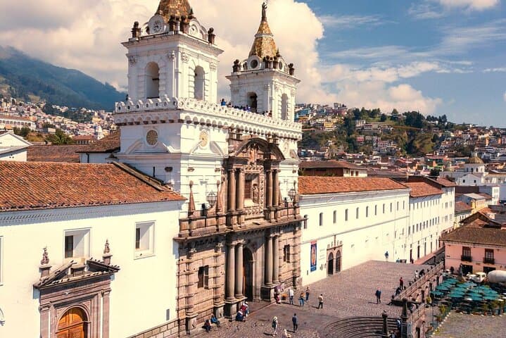 Quito Old Town Walking Tour: Market, History & Ecuadorian Ice Cream photo 4