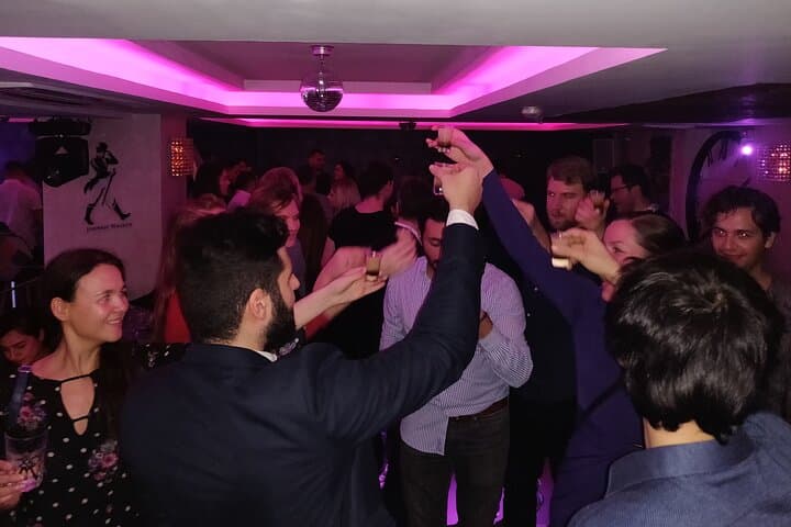 Dubai Private Pub Crawl — VIP Bar Crawl in Dubai Marina, JBR & Al Barsha photo 2
