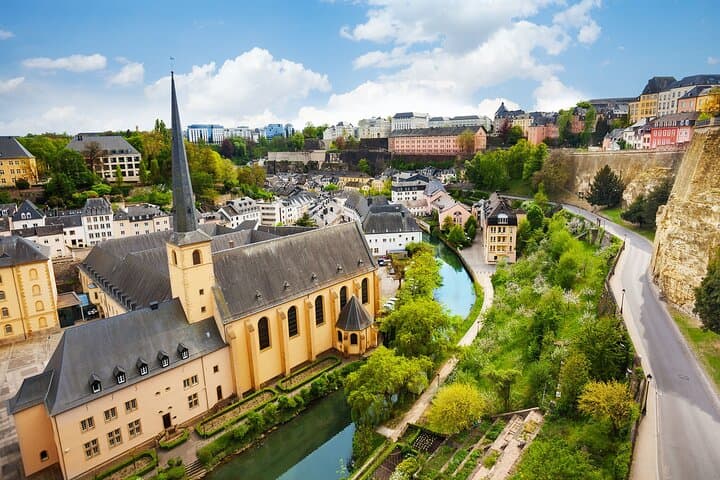 Self-Guided e-Scavenger Hunt in Luxembourg City — Interactive Walking Game photo 2