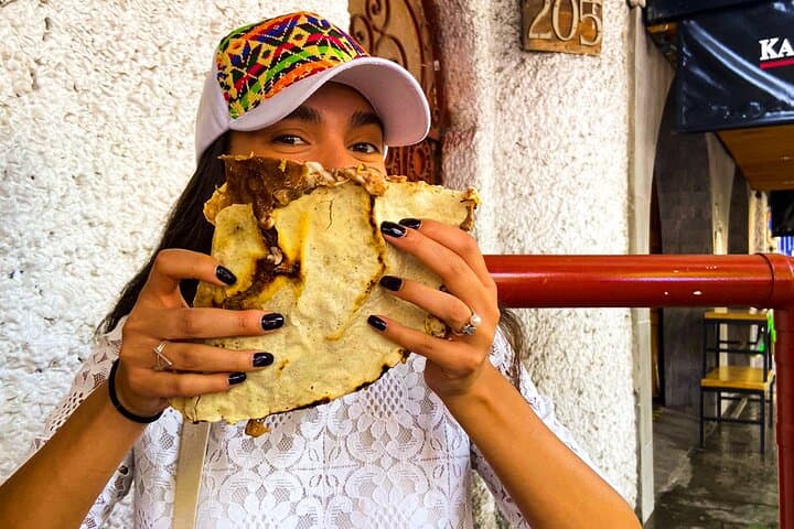 Mexico City Off the Beaten Track: Street-Food Bike Tour Through San Rafael & Santa María la Ribera photo 6