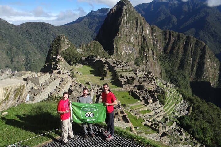 Short Inca Trail to Machu Picchu: 2-Day Trek from Aguas Calientes