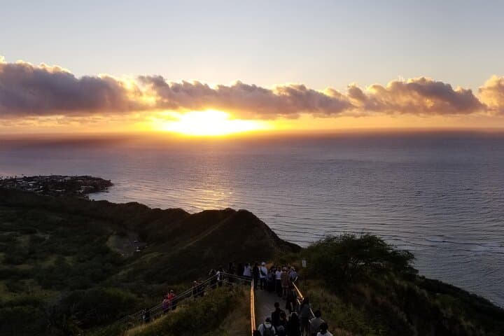 Half-Day Diamond Head and Makapuu Lighthouse Hike Combo from Waikiki