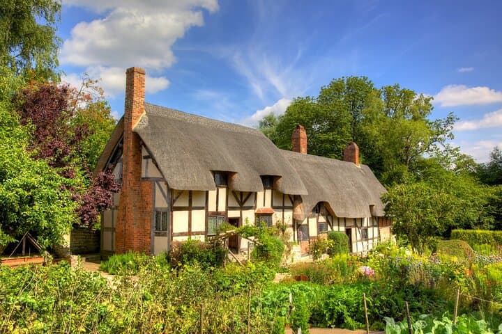 Day Trip from Brighton: Stratford-upon-Avon & Cotswolds Coach Tour photo 2