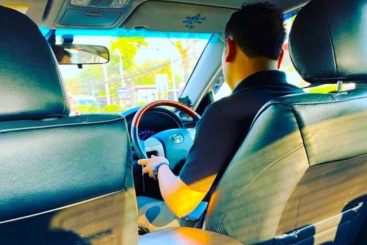 Private NYC Airport Transfer — JFK, EWR & LGA Hotel Pickups photo 2