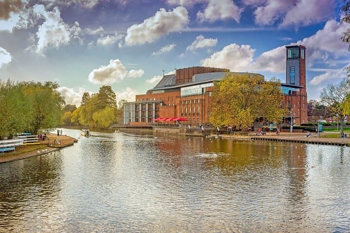 Day Trip from Brighton: Stratford-upon-Avon & Cotswolds Coach Tour photo 6