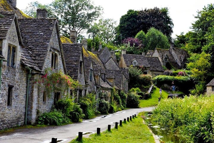 Day Trip from Brighton: Stratford-upon-Avon & Cotswolds Coach Tour photo 5