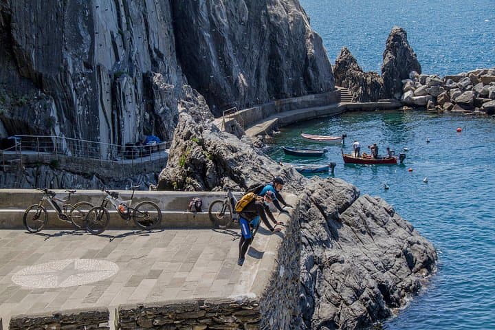 Half-Day E‑Bike Tour of the Cinque Terre: Private Ride Through Coastal Vineyards