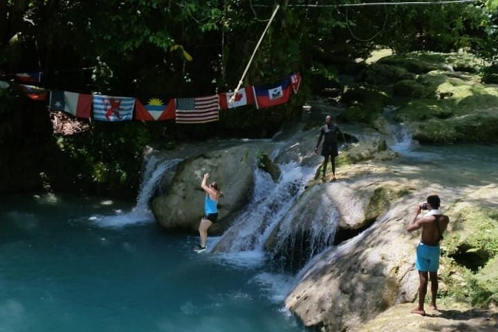 Private Transfer from Montego Bay to Martha Brae River Rafting & Blue Hole (Secret Falls) photo 5