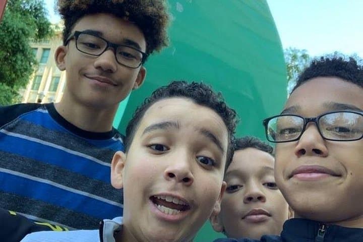 Royal Scavenger Hunt Across New York City: Wacky Walks Adventure Game photo 2