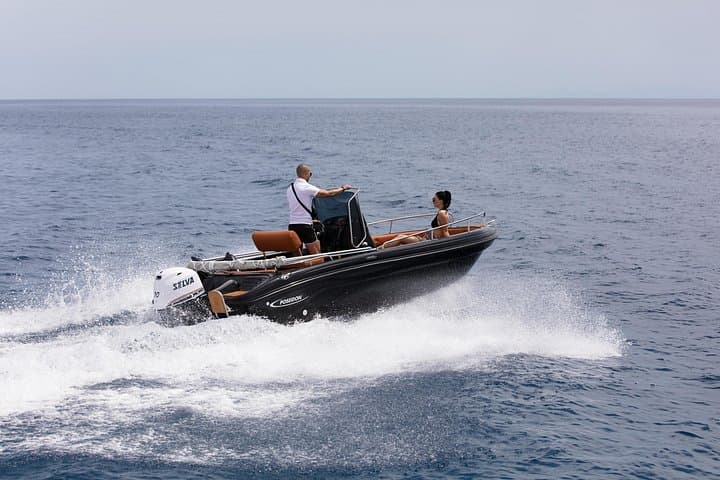 License-Free Luxury Boat Rental in Santorini: Private 5-Hour Cruise photo 1