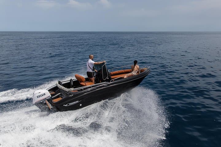 License-Free Luxury Boat Rental in Santorini: Private 5-Hour Cruise photo 2