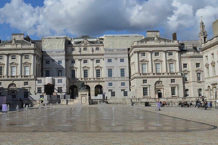 Walk in 007s Footsteps: James Bond Self-Guided Audio Tour in London photo 3