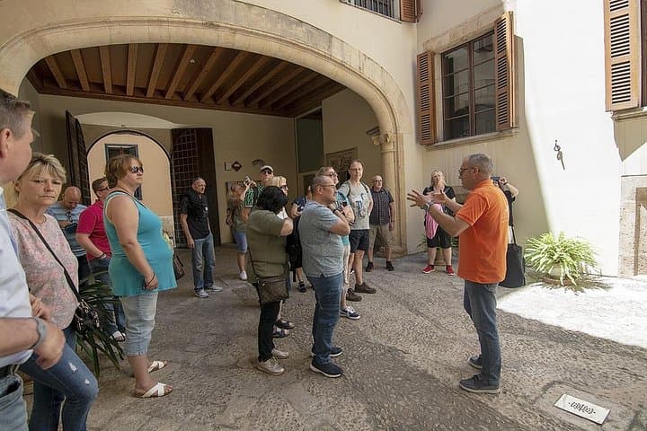 Palma Old Town, Cathedral & Bay Cruise: Private 4-Hour Walking and Boat Tour photo 3