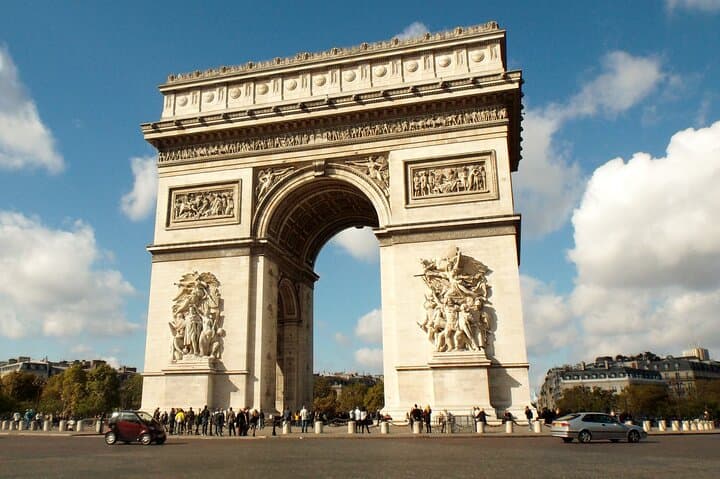 Welcome to Paris: 2.5-Hour Highlights Walking Tour of Monuments & Culture photo 3