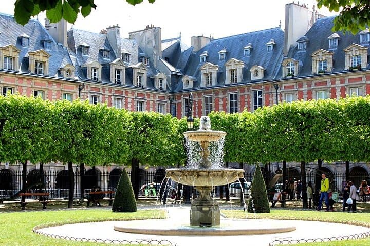 Welcome to Paris: 2.5-Hour Highlights Walking Tour of Monuments & Culture photo 6