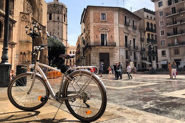 Valencia Old Town: Private Bike & Electric Ride Tour photo 2