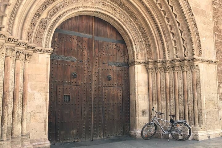 Valencia Old Town: Private Bike & Electric Ride Tour photo 5