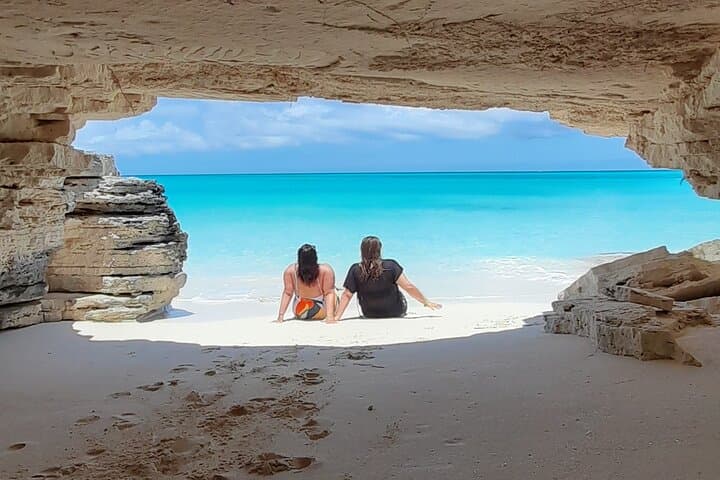 Providenciales Reef, Beach & Sandbar Tour — Snorkel, Iguanas & Sand Dollar Cove photo 3