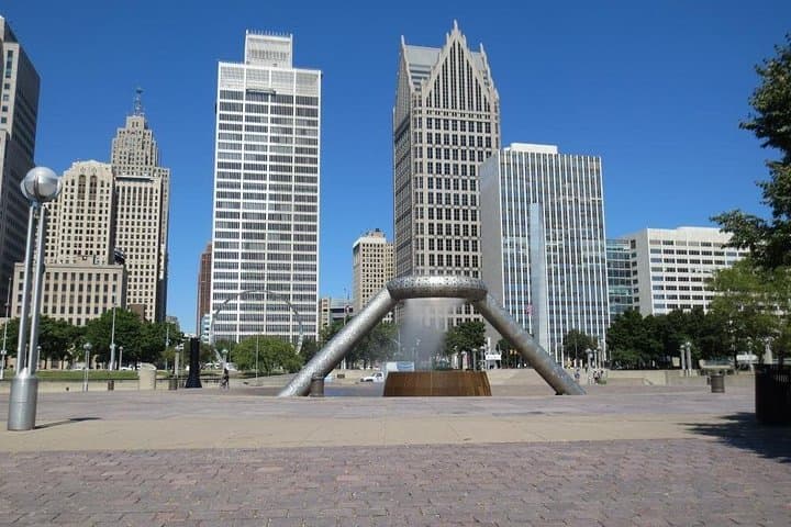 Detroit private transfer to DTW airport in luxury SUV photo 6
