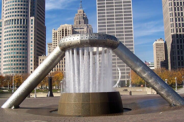 Luxury private transfer from DTW to downtown Detroit photo 6