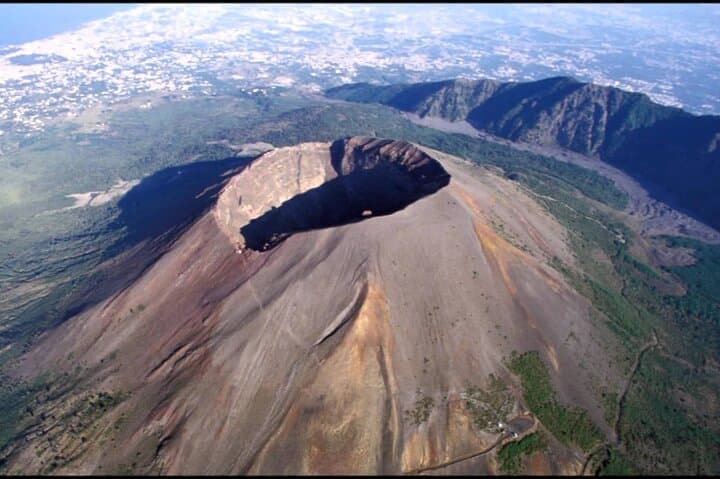 One-Day Private Tour of Pompeii, Herculaneum & Vesuvius from Naples photo 2