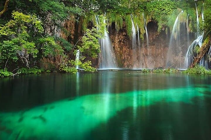Private Day Trip to Plitvice Lakes from Dubrovnik: UNESCO Waterfalls and Karst Lakes photo 2
